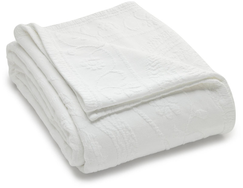 T155-11182KINGCVWH By Ellery Homestyles King Charles Matelasse King Coverlet, White [Misc.]