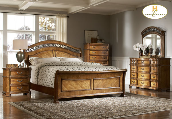 D158-1435SL-1+4+5 Lynette Collection Waxed Pine Bedroom Set (Queen Size Bed, Nightstand, Dresser)