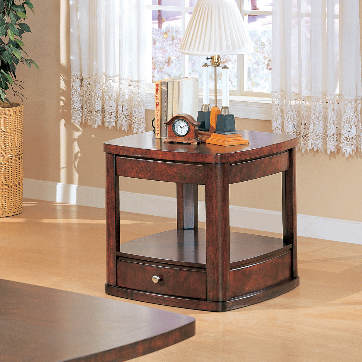 D159-700247 By Coaster End Table